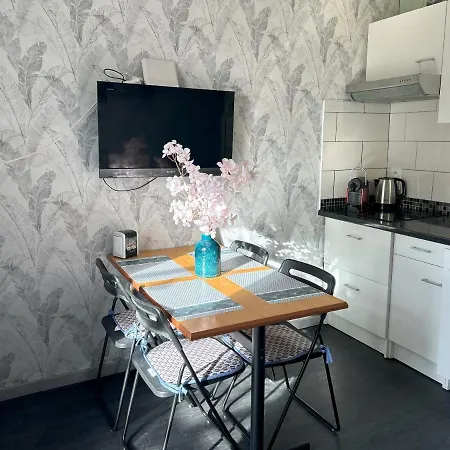 Logement 15 Minuites De Bordeaux Πανσιόν Yvrac