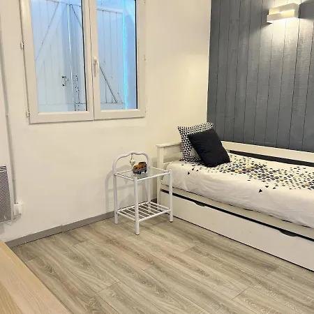 Logement 15 Minuites De Bordeaux Πανσιόν Yvrac